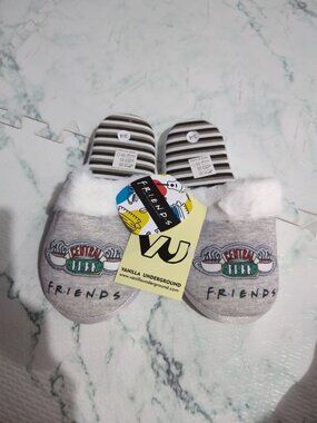 Friends Slippers Girls Central Perk Cafe Kids Fluffy House Shoe Brand new Sz 3/4